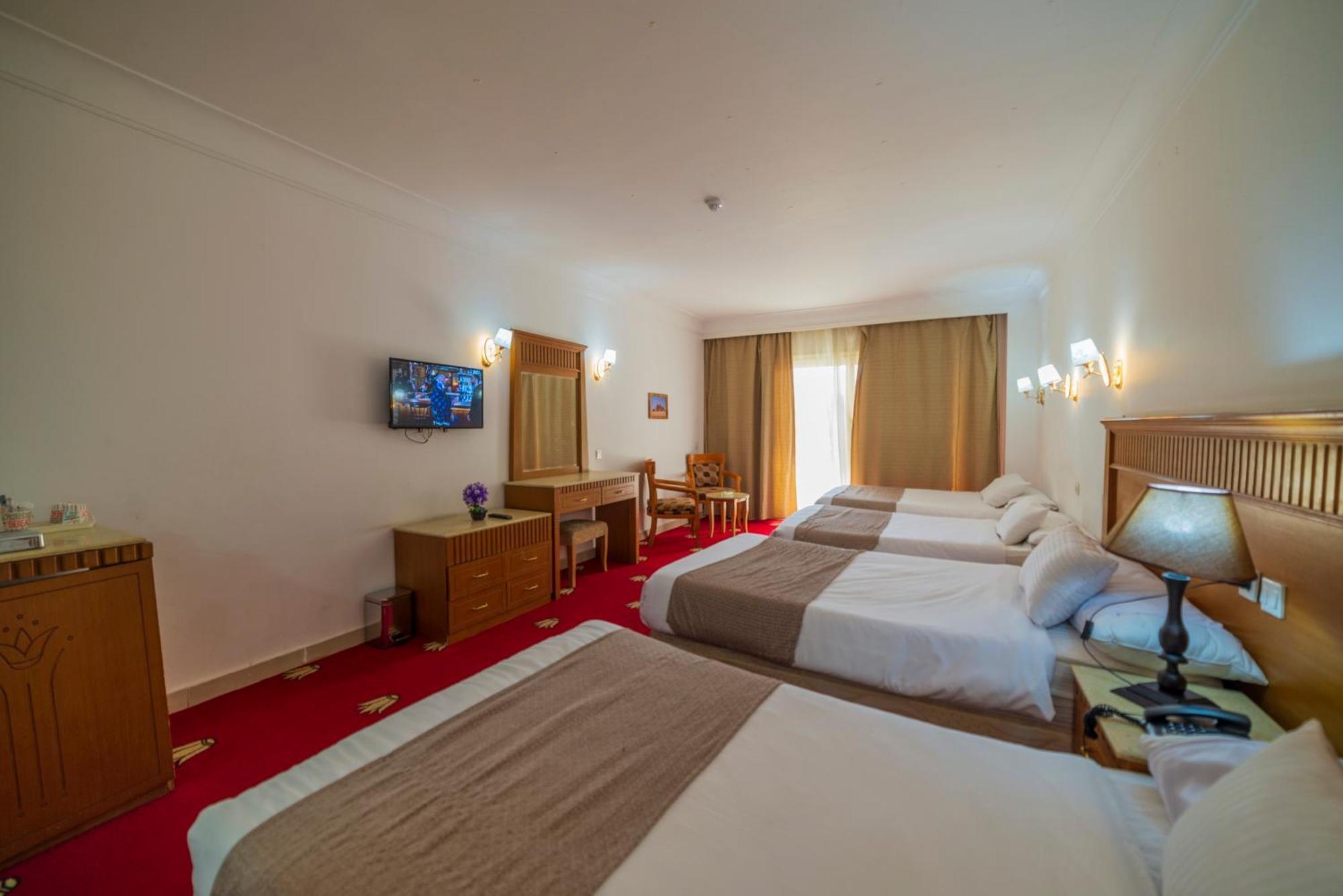 Regency Pyramids Hotel Kafret el-Gabal Екстериор снимка